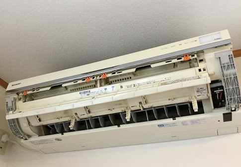 お掃除機能付きエアコンの見分け方4選｜写真比較で簡単に違いが分かる