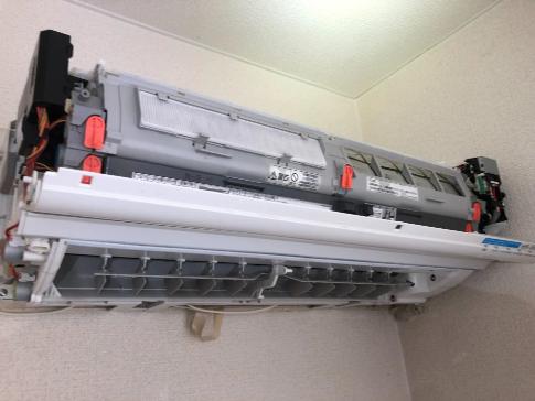 お掃除機能付きエアコンの見分け方4選｜写真比較で簡単に違いが分かる